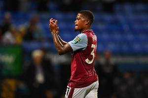 石油杯-TA记者：罗马在维拉边锋利昂-贝利的追逐战中处于领先地位